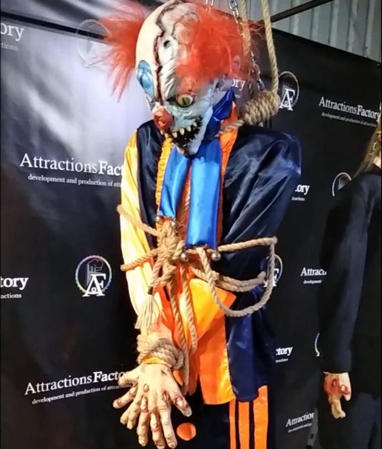 Hanging clown
